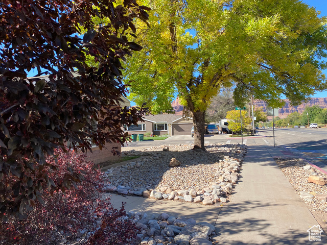 247 West 400 North, Unit 1 Moab, UT 84532 - Photo 25 of 27 View of yard