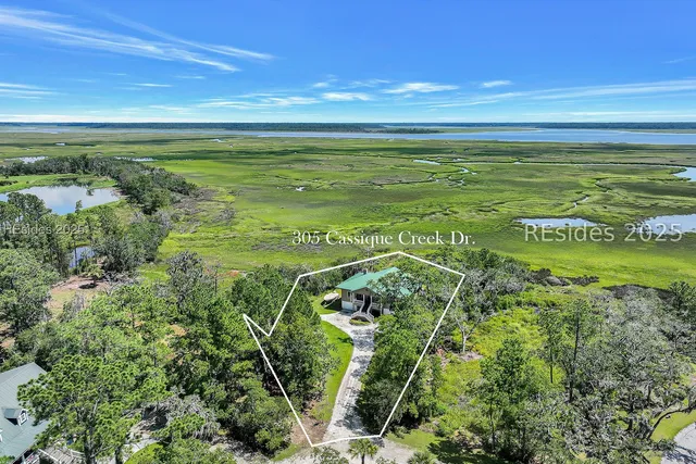 $639,000 | 305 Cassique Creek Drive, Ridgeland, SC 29936