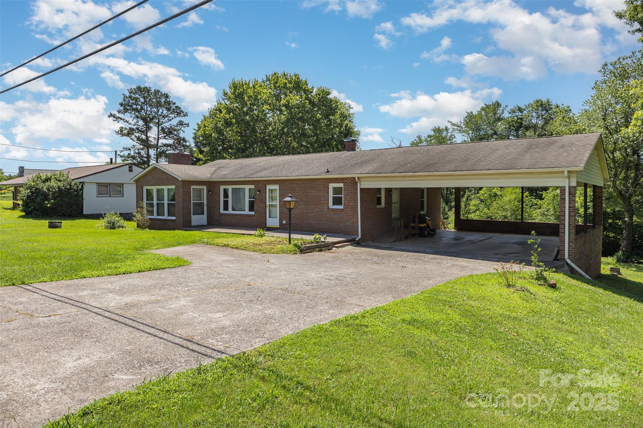 416 Pete Brittain Road Morganton, NC 28655 - Photo 2 of 37