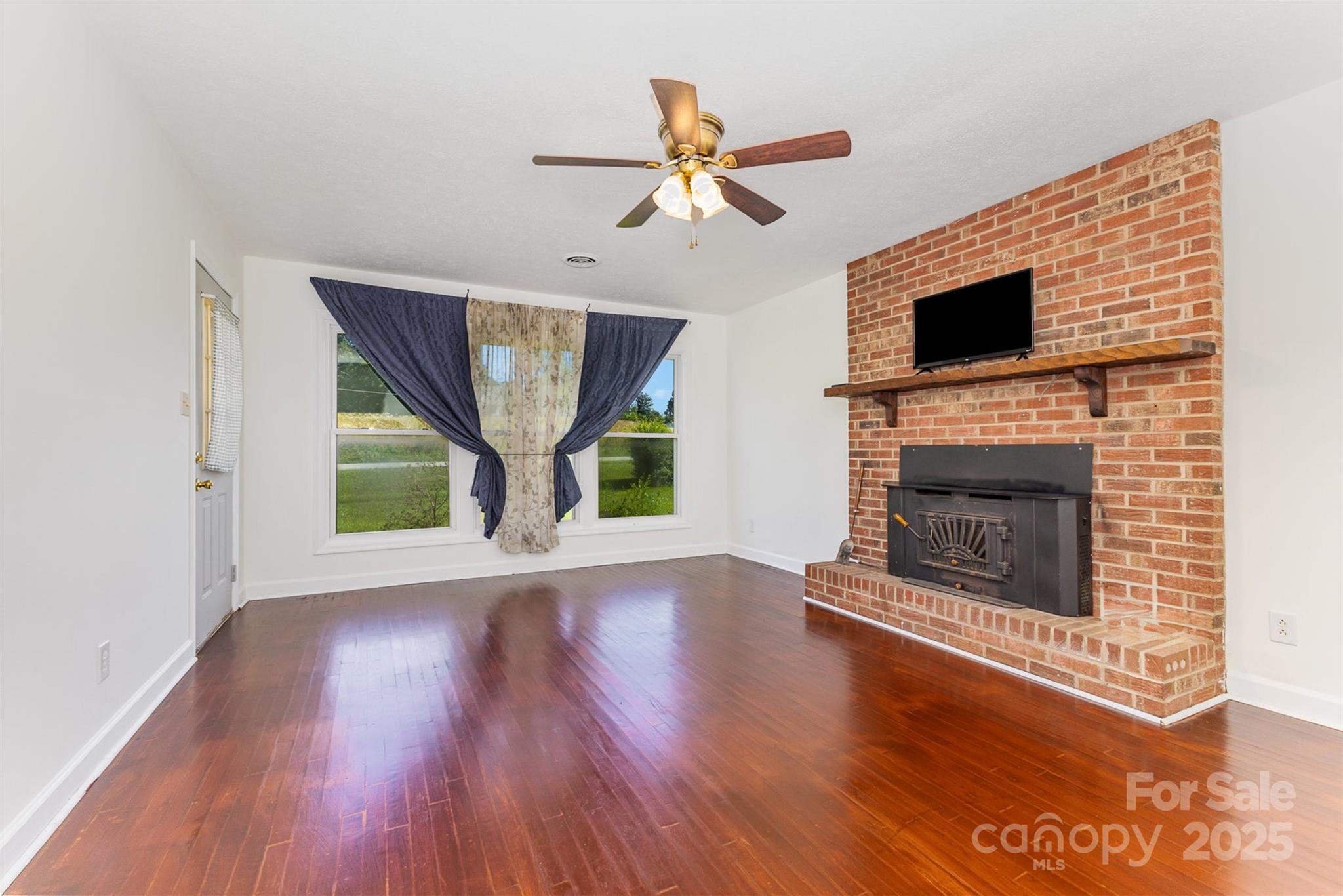 416 Pete Brittain Road Morganton, NC 28655 - Photo 3 of 37