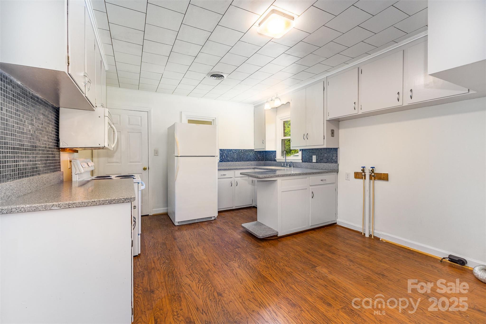 416 Pete Brittain Road Morganton, NC 28655 - Photo 8 of 37