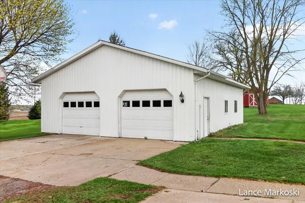 $365,000 | 1585 135th Avenue, Wayland, MI 49348