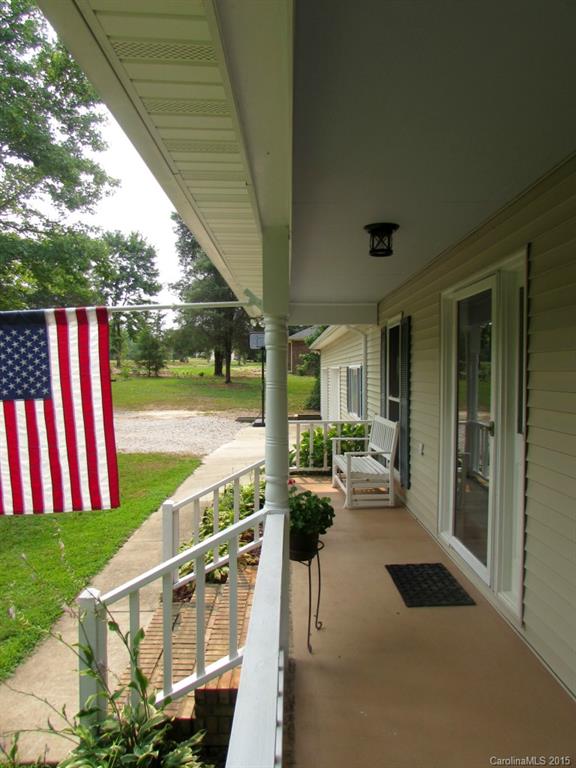 1303 Rabbit Run Road York, SC 29745 - Photo 2 of 24 Gallery Image 2