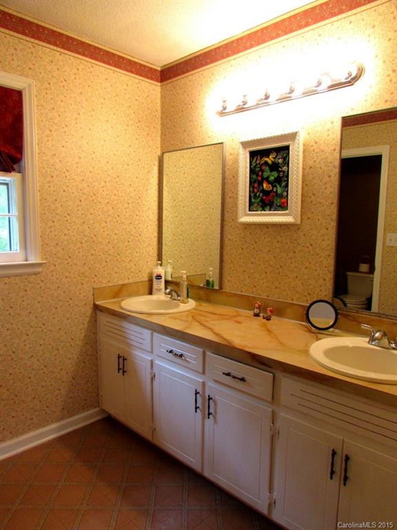 1303 Rabbit Run Road York, SC 29745 - Photo 10 of 24 Gallery Image 10