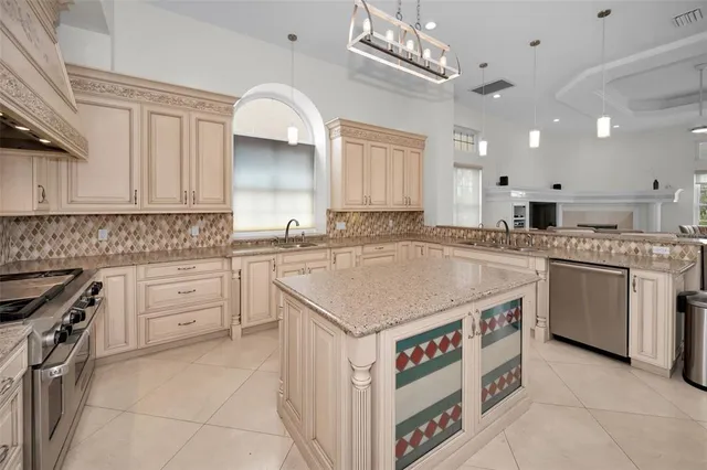 $3,250,000 | 119 8th Street East, Tierra Verde, FL 33715