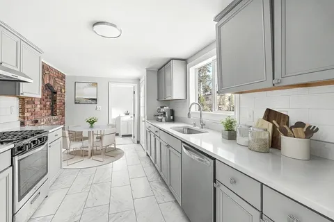 $999,000 | 14-16 Garfield Avenue, Woburn, MA 01801