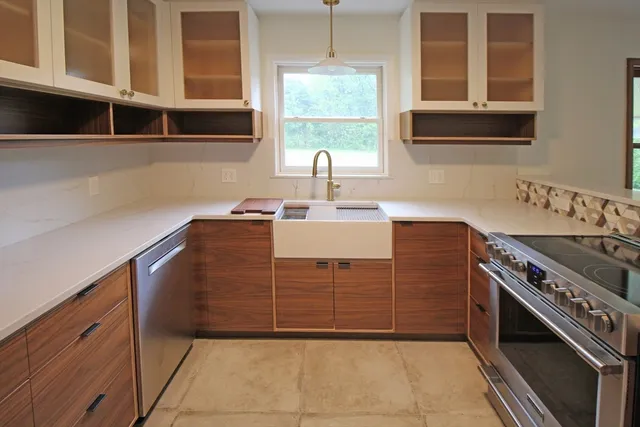 $679,000 | 30-a & B Lee Road, South Deerfield, MA 01373