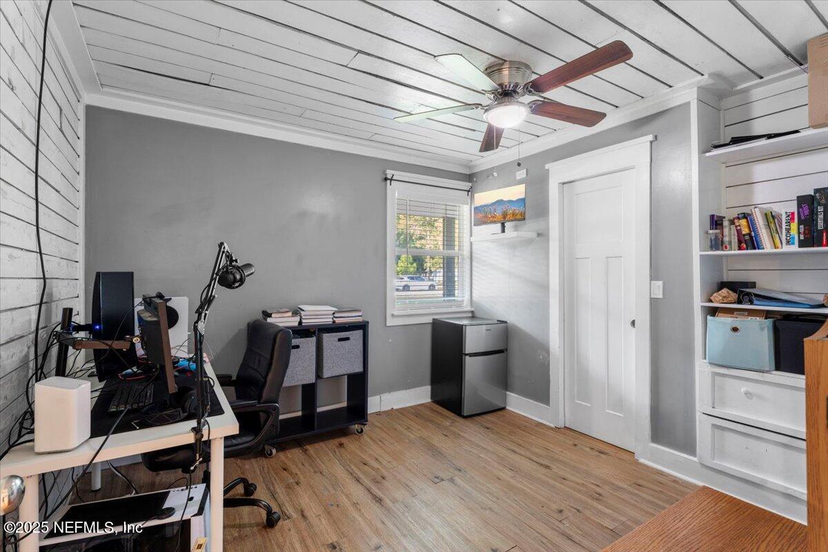 6582 Hamilton Crews Road Glen St. Mary, FL 32040 - Photo 19 of 44 a view of a room with gym equipment