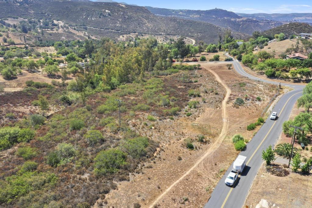 0 Vali Hai Road Poway, CA 92064 - Photo 29 of 46 a view of a backyard