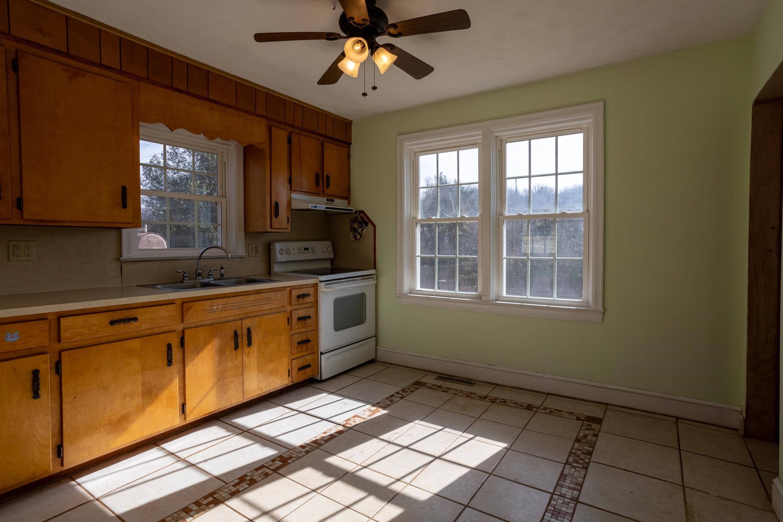 3648 Black Ridge Road Southwest Floyd, VA 24091 - Photo 9 of 24 Gallery Image 9