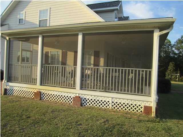 8244 Jordan Road Baker, FL 32531 - Photo 4 of 32 a front view of a house