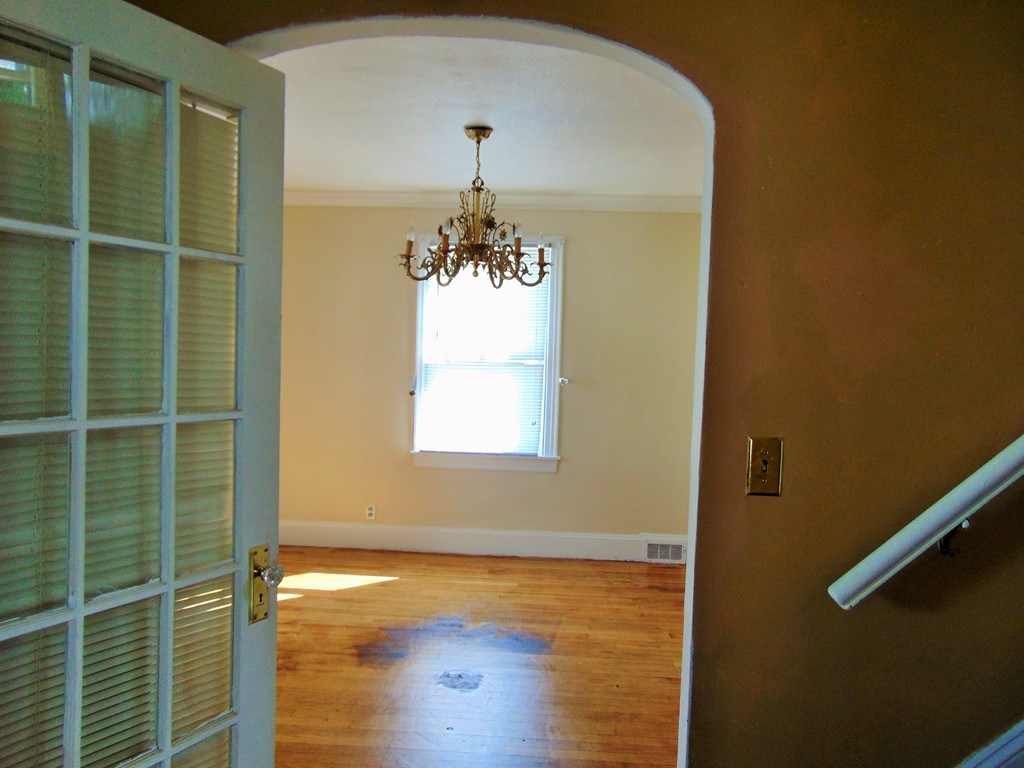75 Kingsley Street Springfield, MA 01104 - Photo 3 of 17 Gallery Image 3