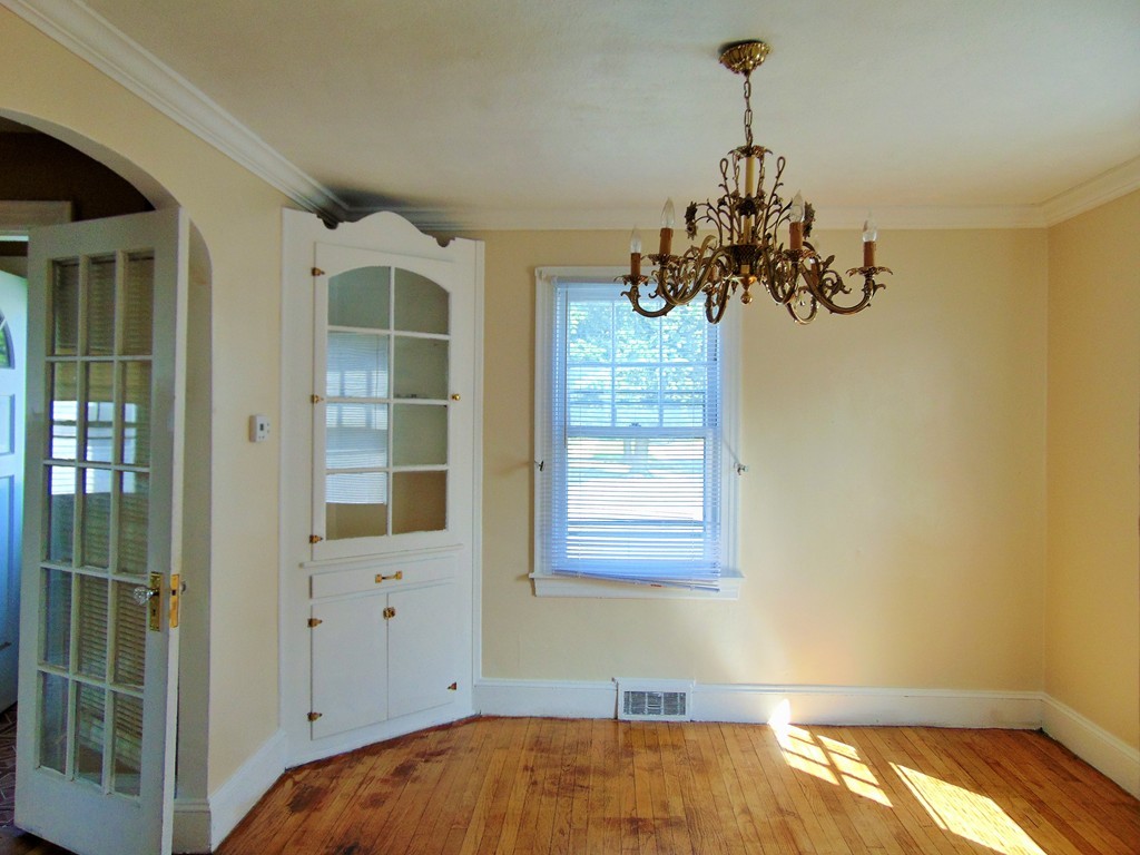 75 Kingsley Street Springfield, MA 01104 - Photo 4 of 17 Gallery Image 4