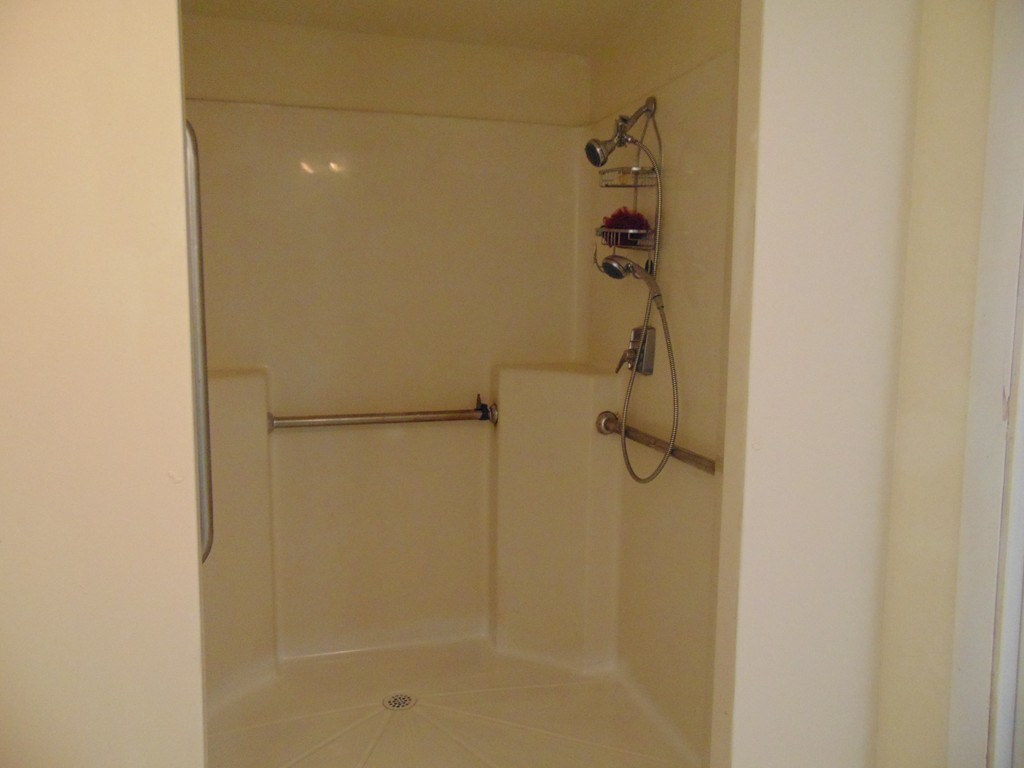 75 Kingsley Street Springfield, MA 01104 - Photo 8 of 17 Gallery Image 8