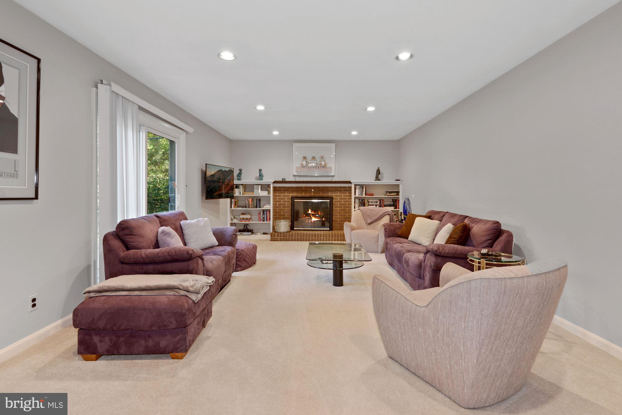 511 Walker Road Great Falls, VA 22066 - Photo 12 of 49 Gallery Image 12