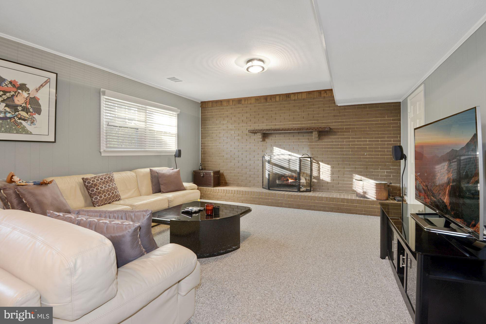 511 Walker Road Great Falls, VA 22066 - Photo 18 of 49 Gallery Image 18