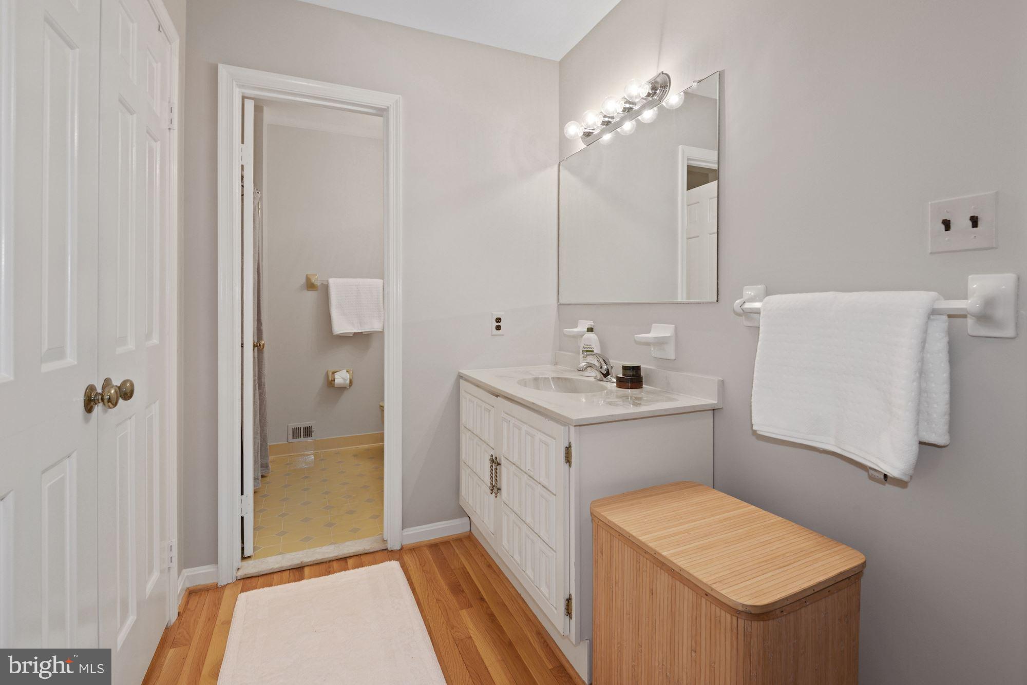 511 Walker Road Great Falls, VA 22066 - Photo 28 of 49 Gallery Image 28