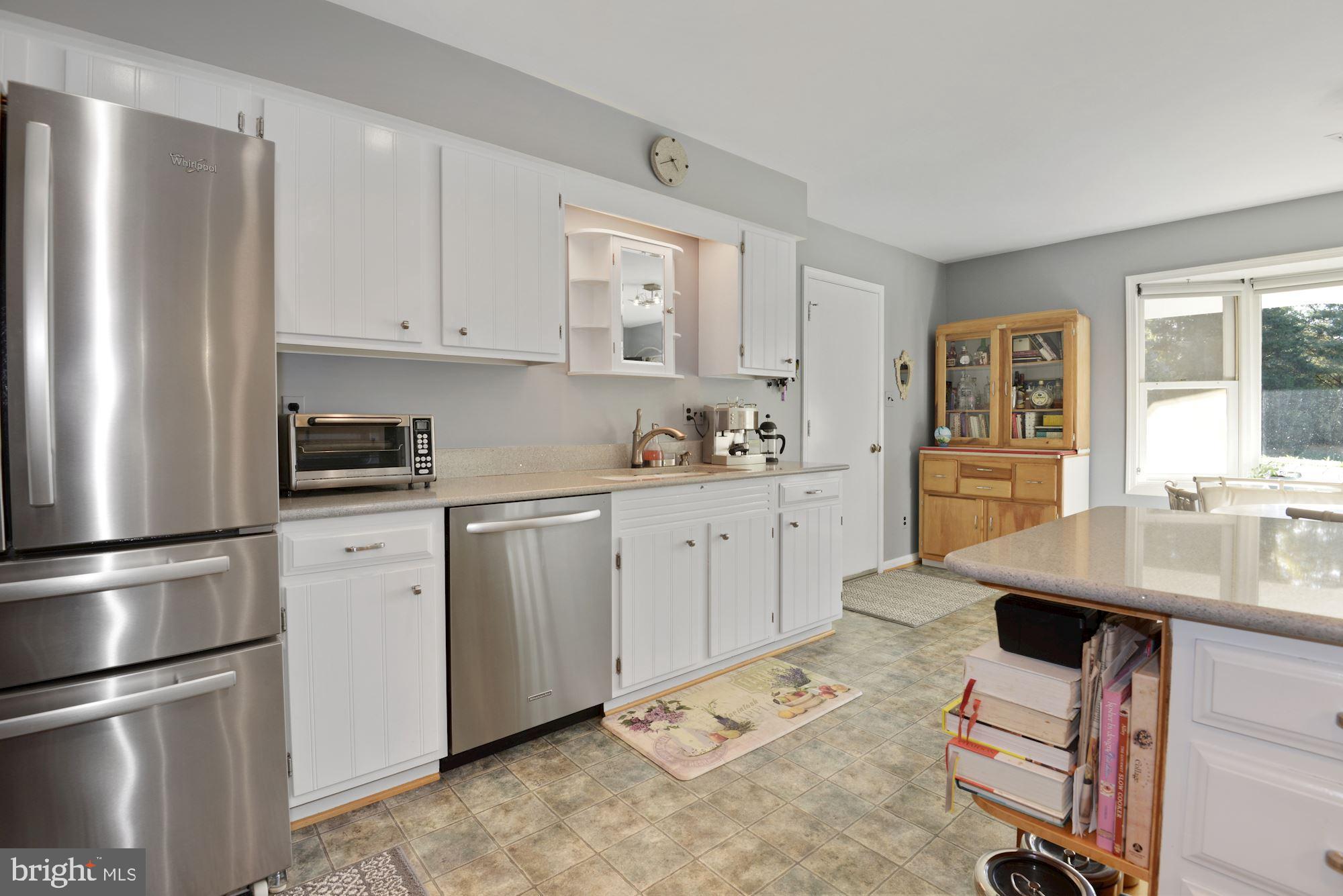 511 Walker Road Great Falls, VA 22066 - Photo 9 of 49 Gallery Image 9