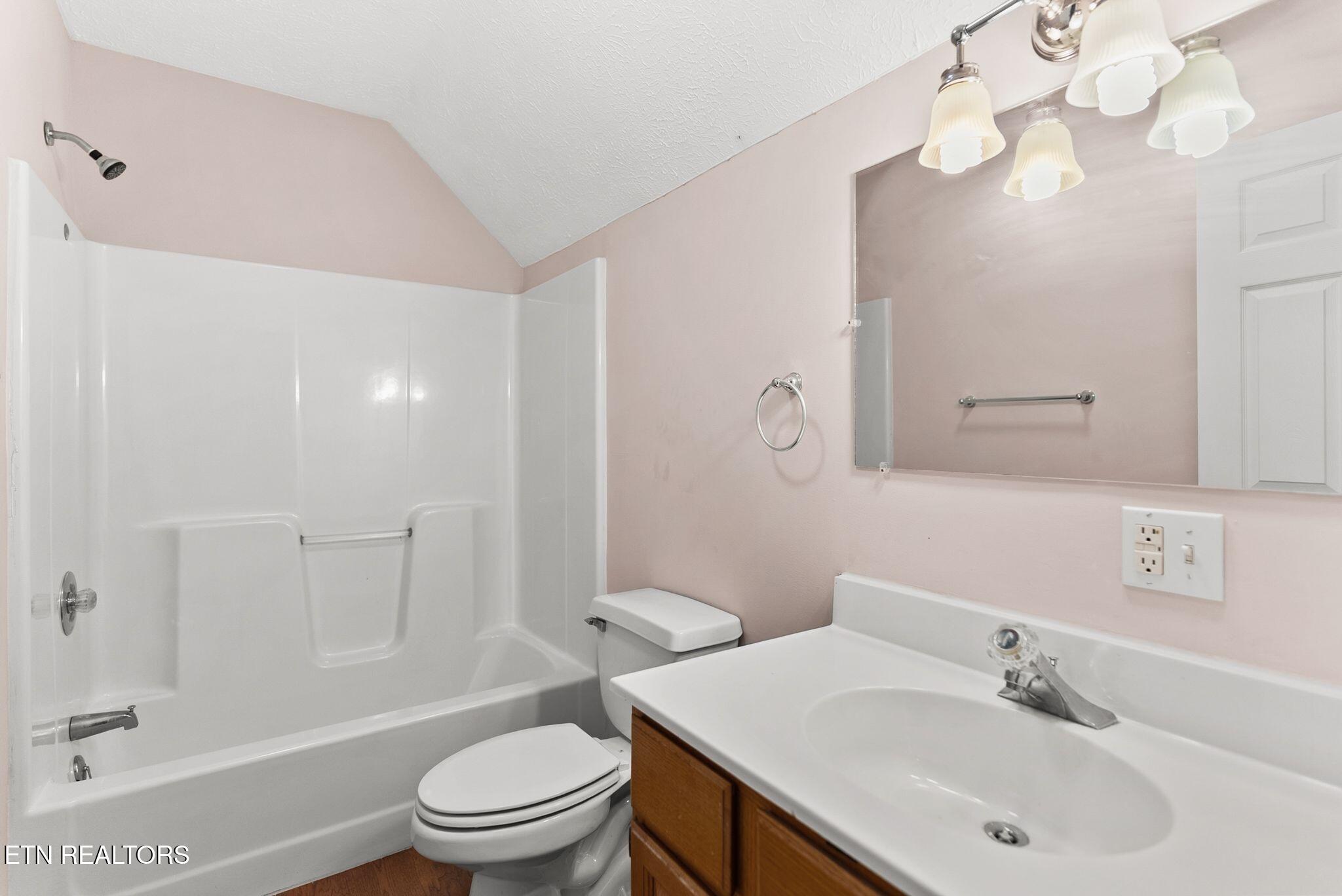 168 Church Road La Follette, TN 37766 - Photo 31 of 54 2nd Level Bedroom 1 Ensuite
