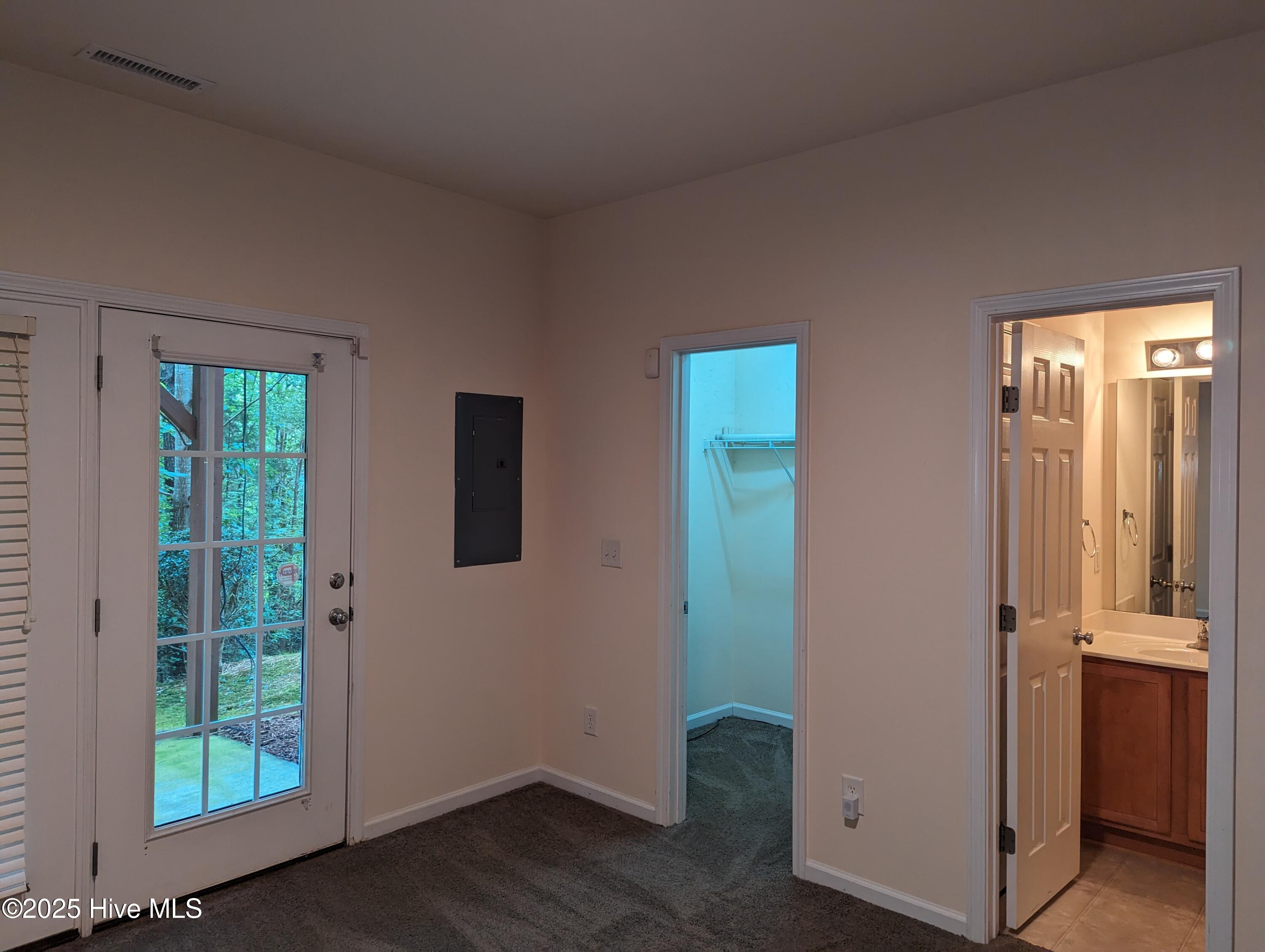 2710 Wyntercrest Lane Durham, NC 27713 - Photo 10 of 14 ground level room