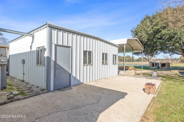 $250,000 | 330 Vatican Road, Carencro, LA 70520
