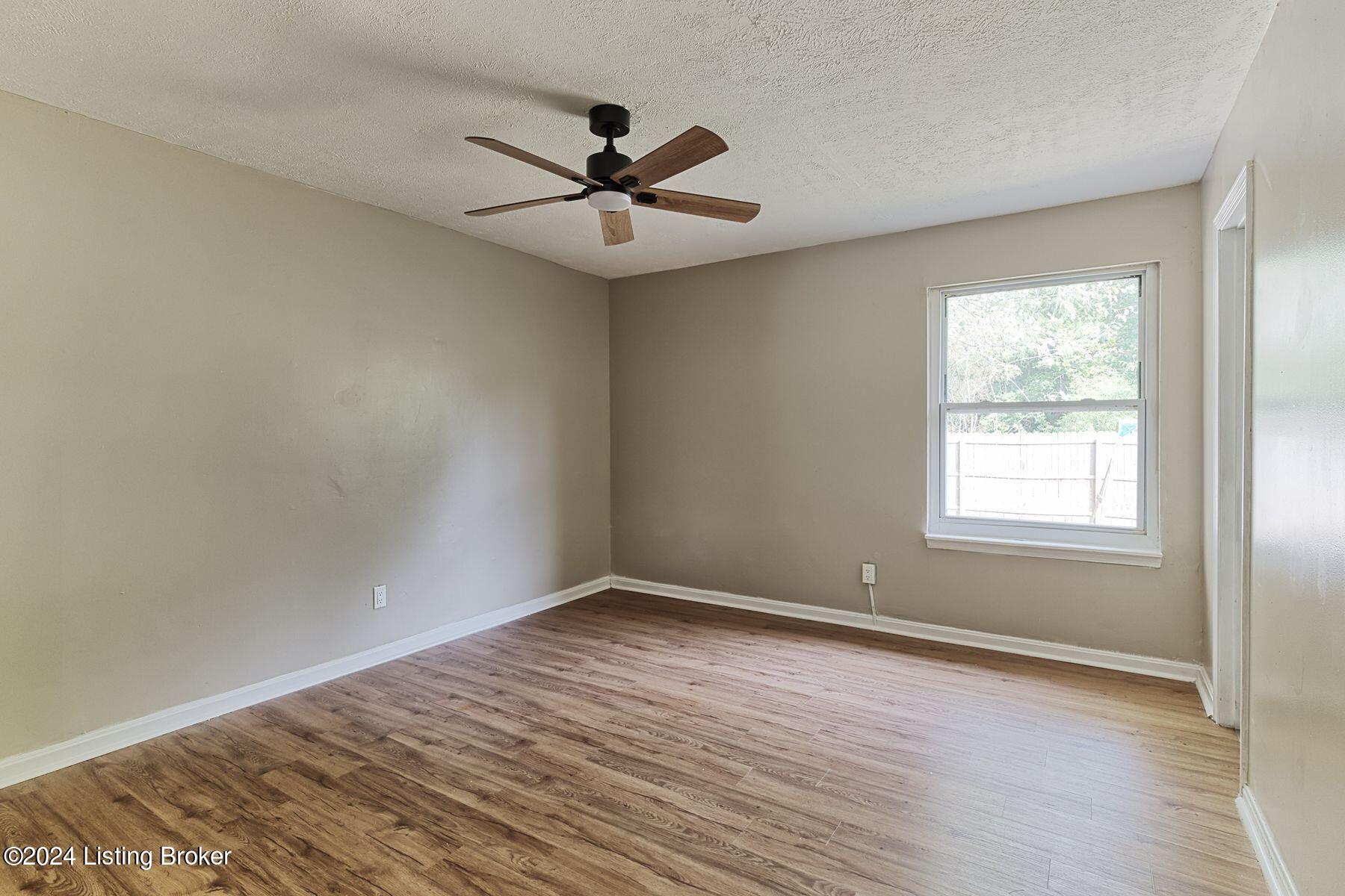 4627 Frel Road Louisville, KY 40272 - Photo 16 of 29 photo_online_016