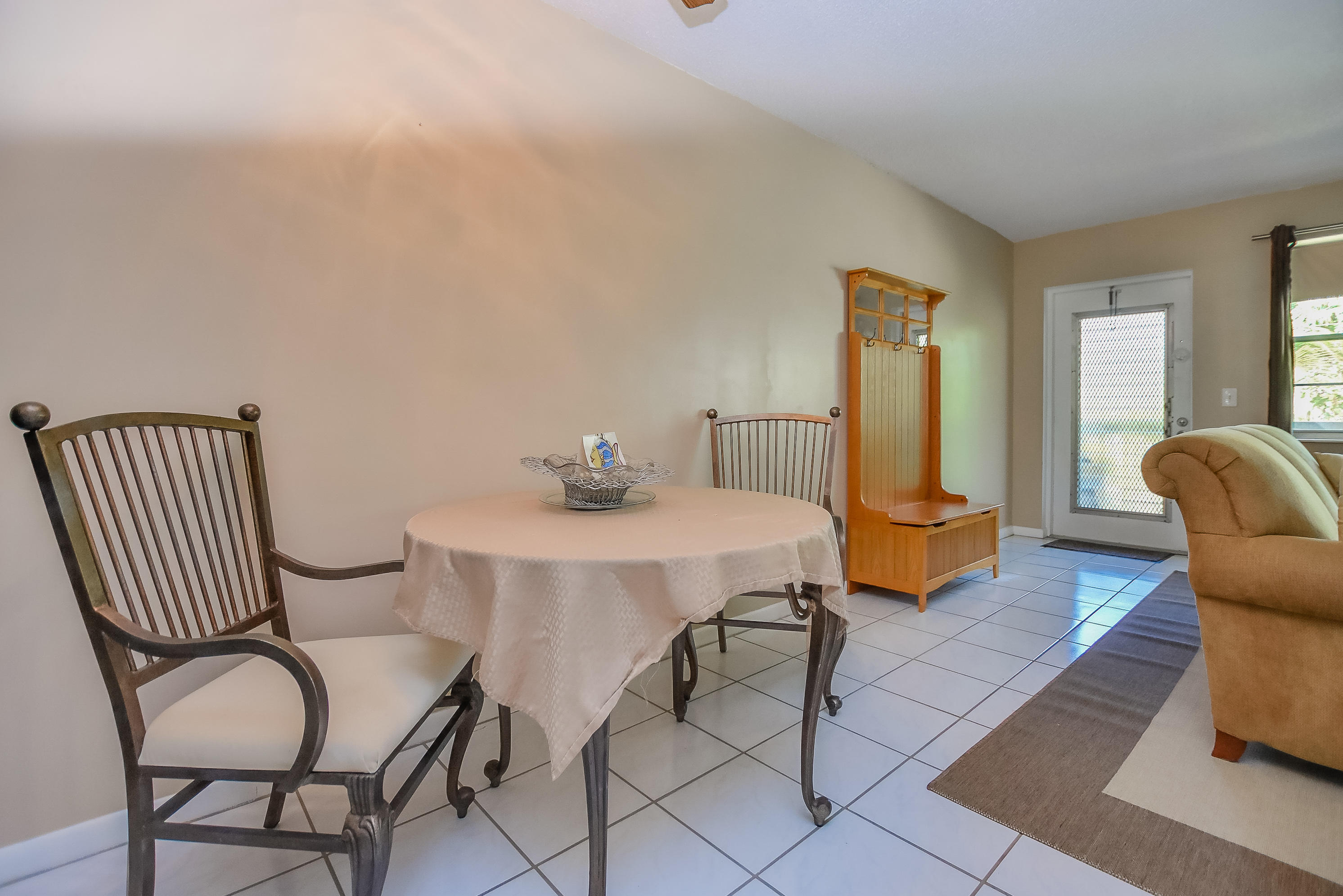 18 Markham A Deerfield Beach, FL 33442 - Photo 7 of 18 DININGROOM
