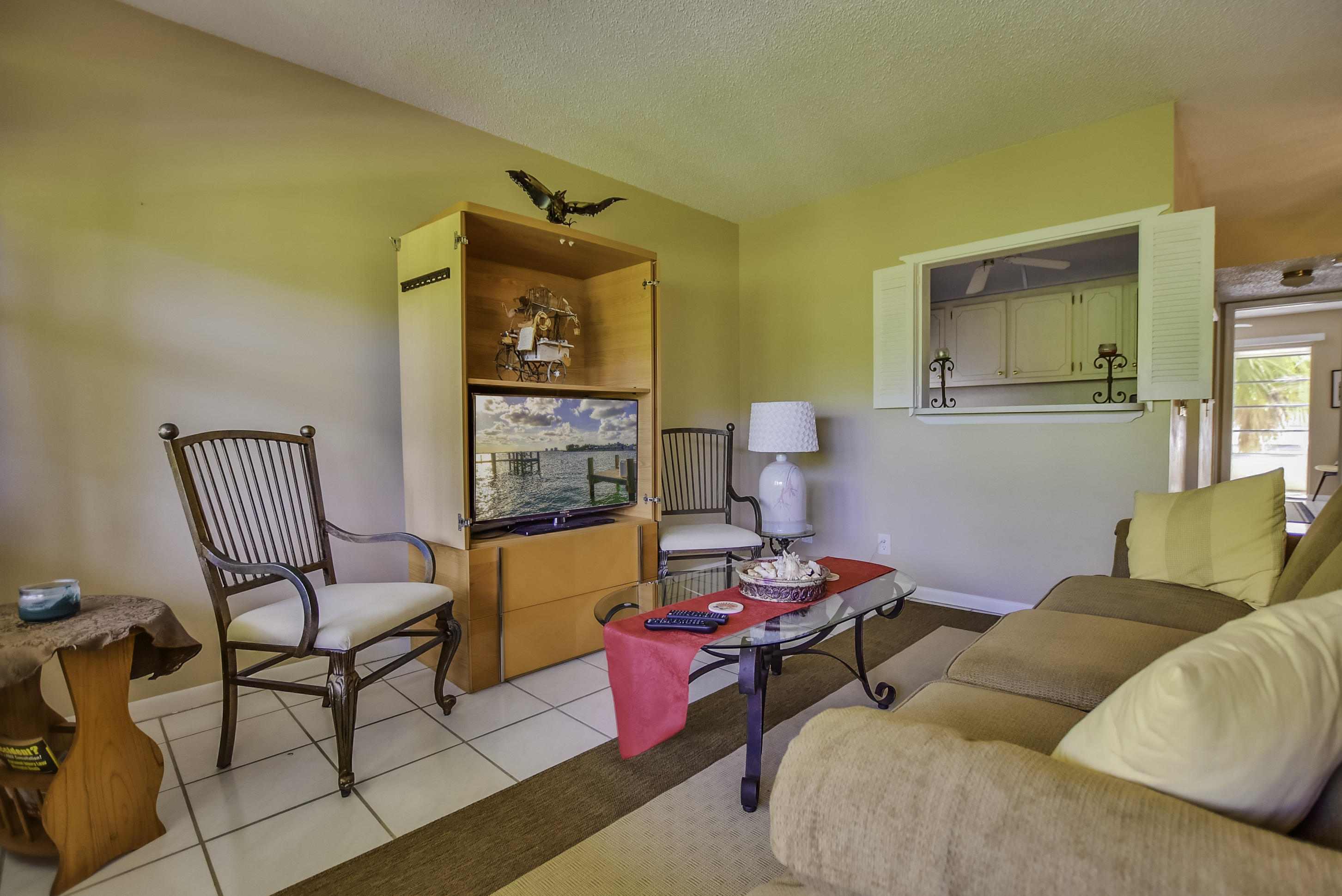 18 Markham A Deerfield Beach, FL 33442 - Photo 8 of 18 Livingroom 4