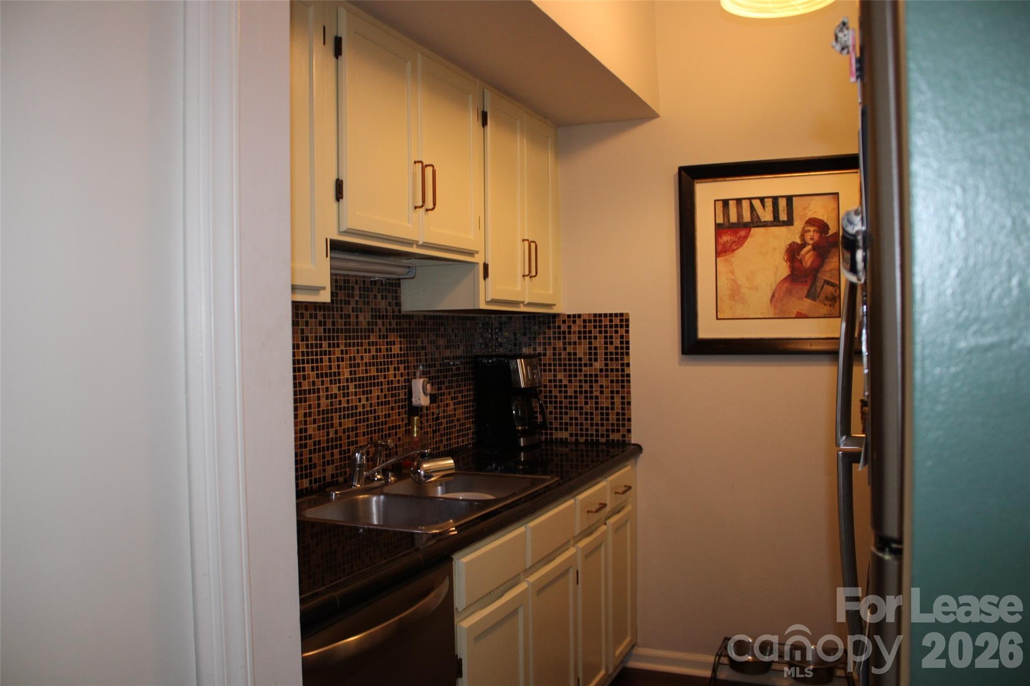 430 Queens Road Charlotte, NC 28207 - Photo 3 of 28
