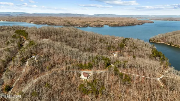 $455,000 | 1118 Indian Shadows Drive, Ten Mile, TN 37880
