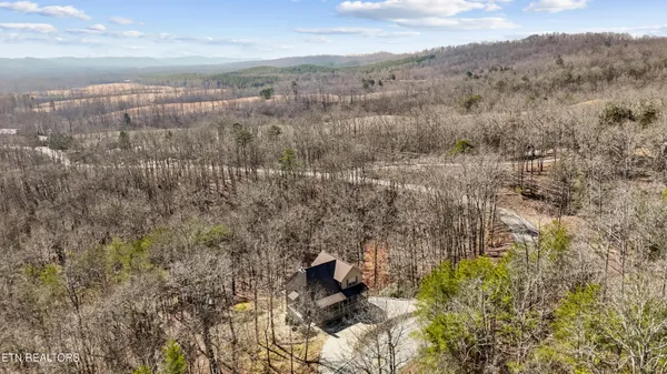 $455,000 | 1118 Indian Shadows Drive, Ten Mile, TN 37880