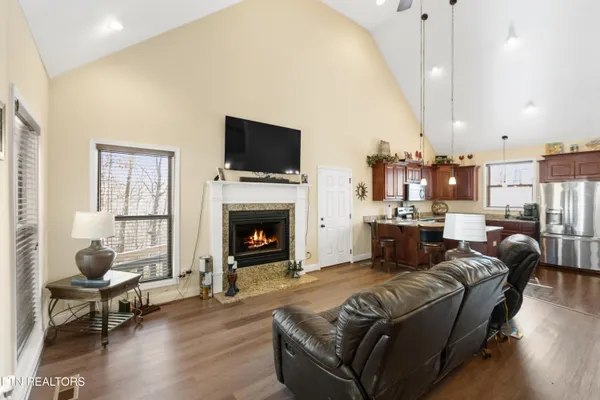 $455,000 | 1118 Indian Shadows Drive, Ten Mile, TN 37880