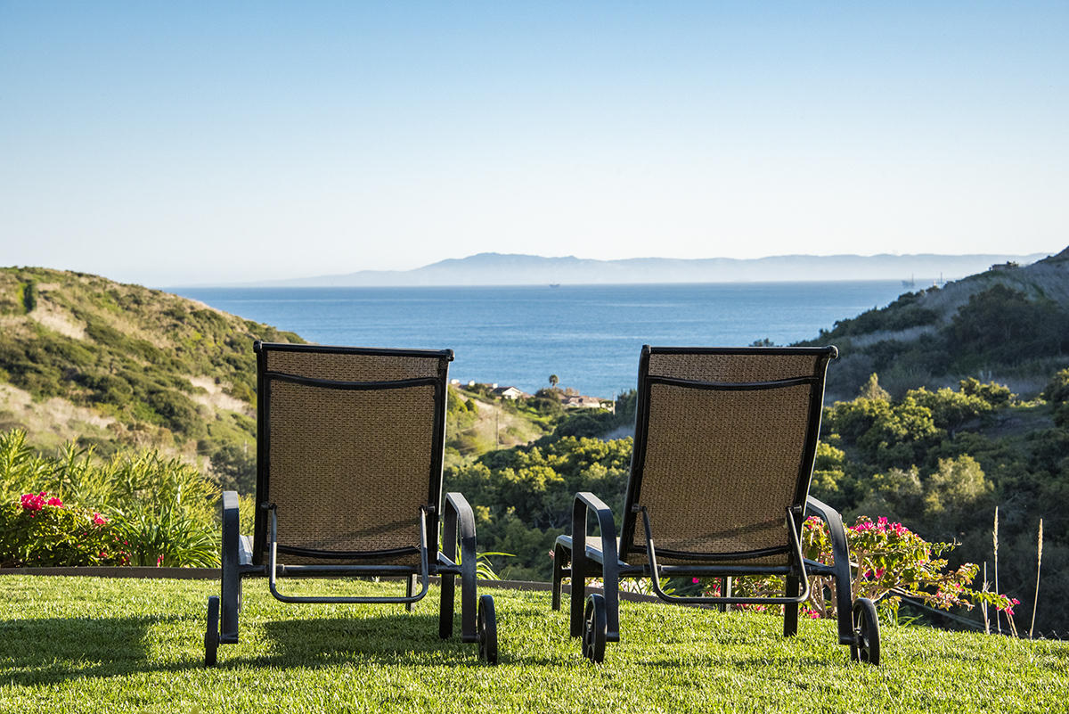 320 Asegra Road Summerland, CA 93067 - Photo 11 of 22 Front Lawn