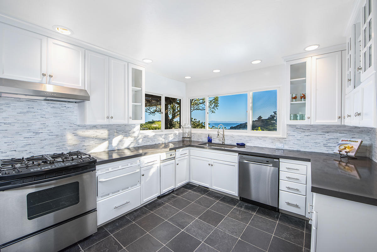 320 Asegra Road Summerland, CA 93067 - Photo 4 of 22 Kitchen