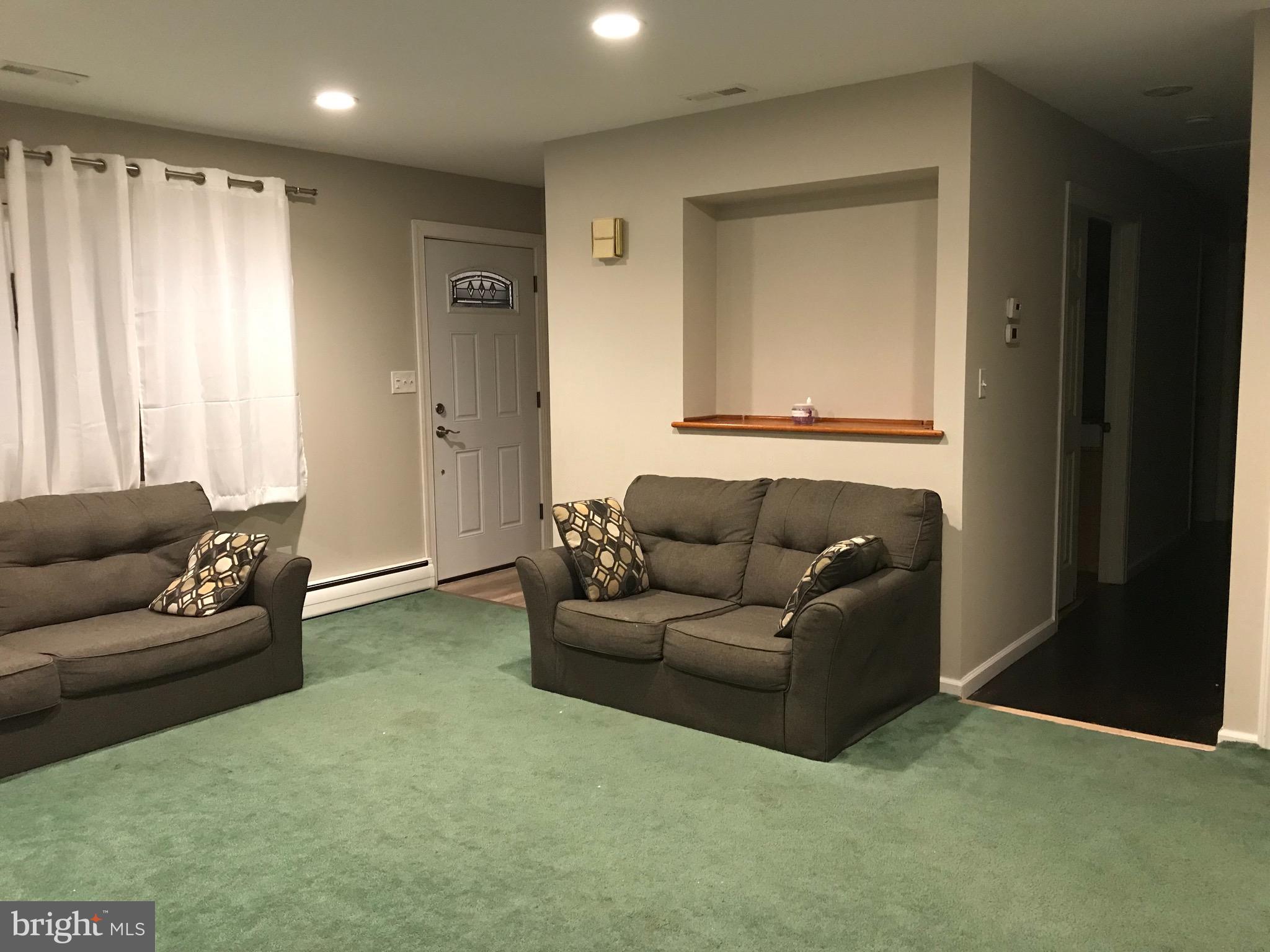 328 Sharon Road Hightstown, NJ 08520 - Photo 4 of 32 Living Room