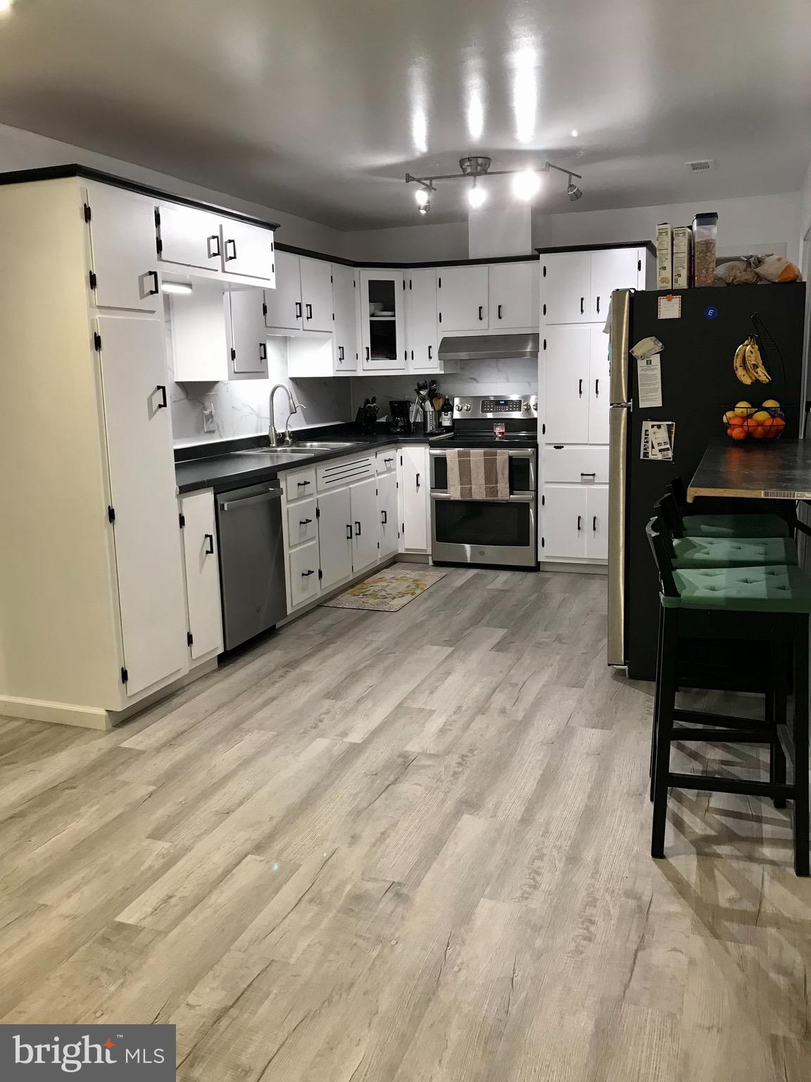 328 Sharon Road Hightstown, NJ 08520 - Photo 6 of 32 Kitchen