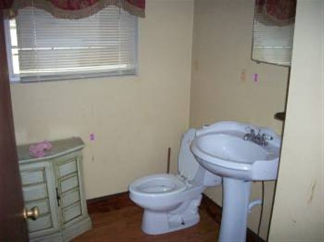 105 Mauldin Road Greenville, SC 29605 - Photo 4 of 5 Gallery Image 4