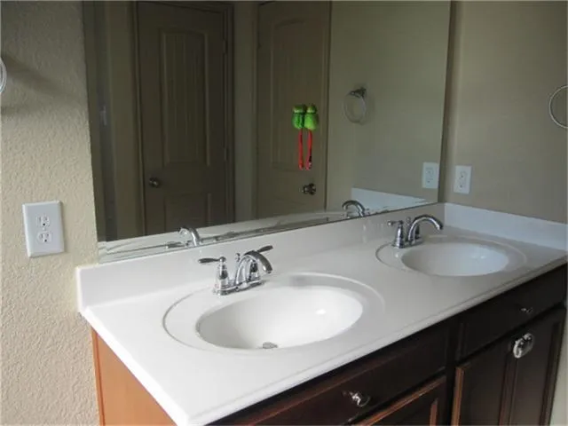 $1,950 | 26423 Longview Creek Drive, Katy, TX 77494