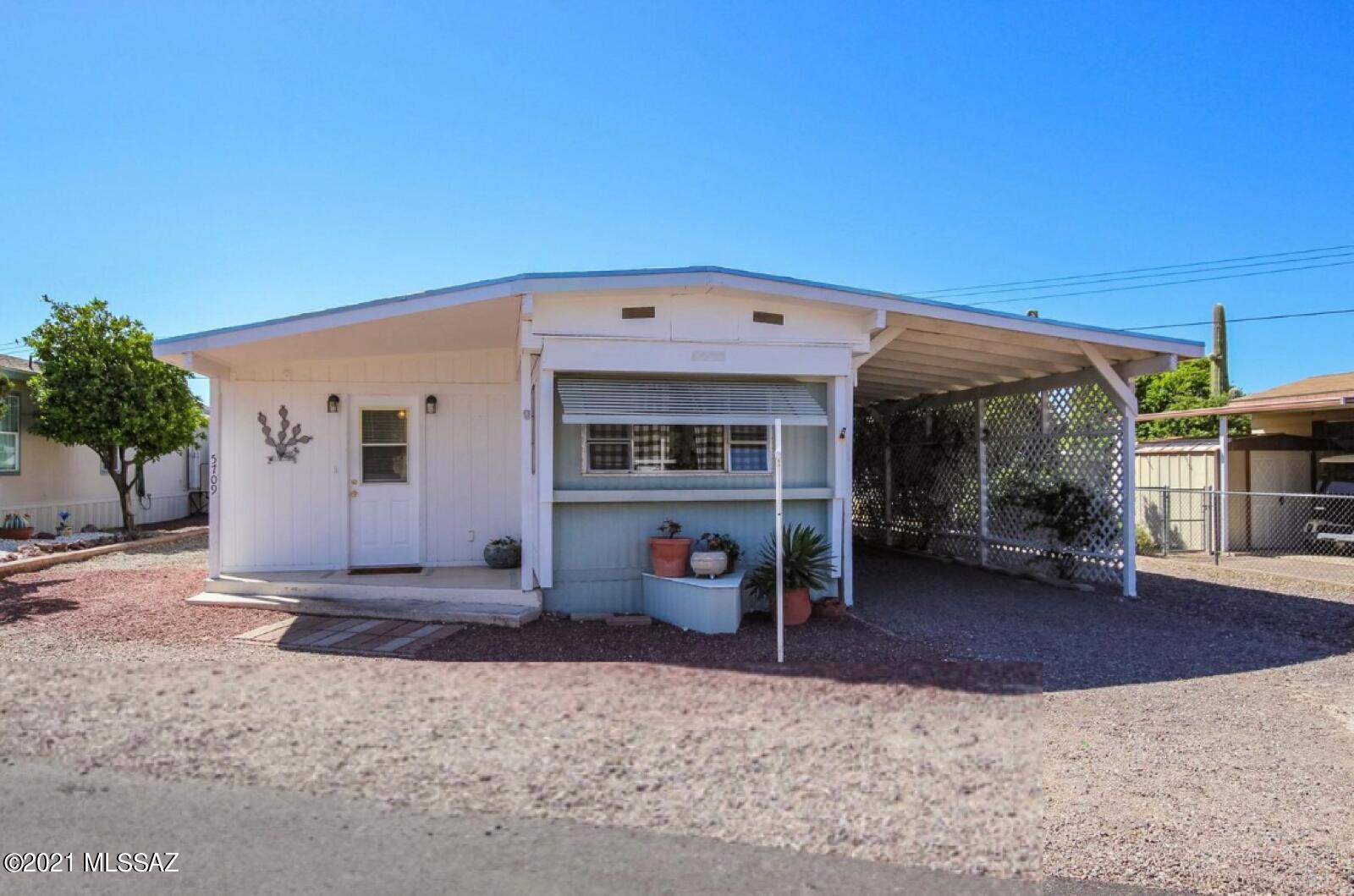5709 West Rocking Cir Street Tucson, AZ 85713 - Photo 3 of 32