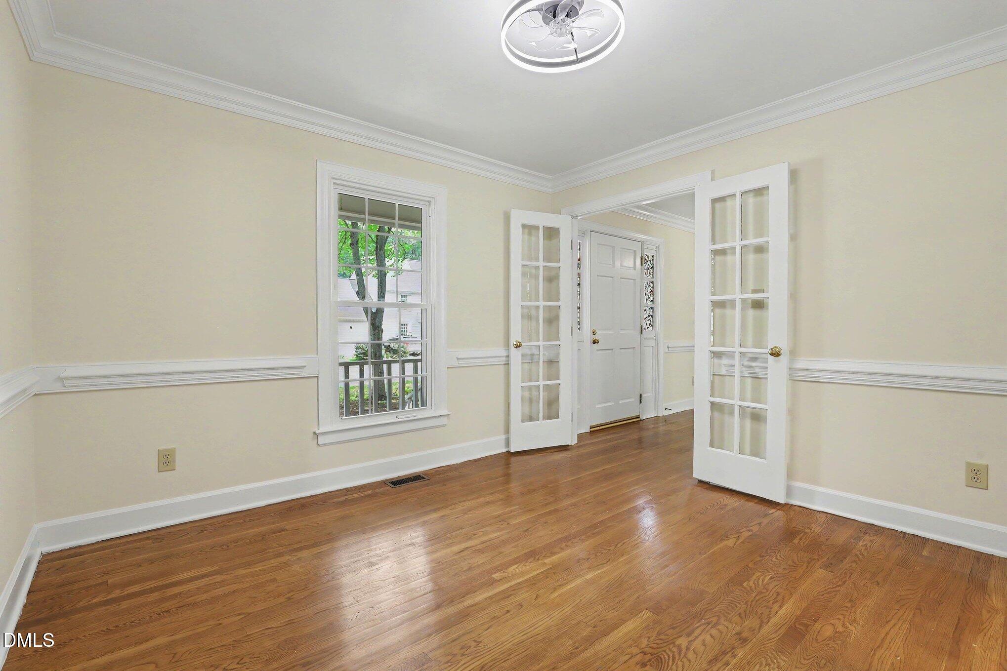 1704 Carrington Drive Raleigh, NC 27615 - Photo 5 of 29 006_file_4760