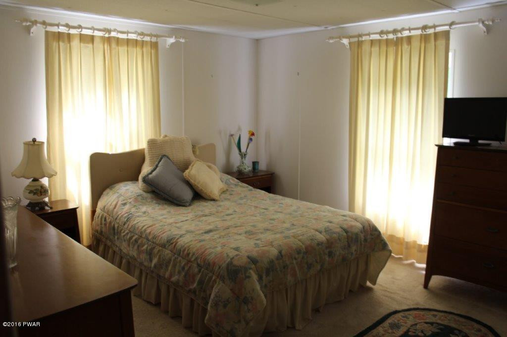 112 Mountain Springs Road Milford, PA 18337 - Photo 25 of 31 guest room