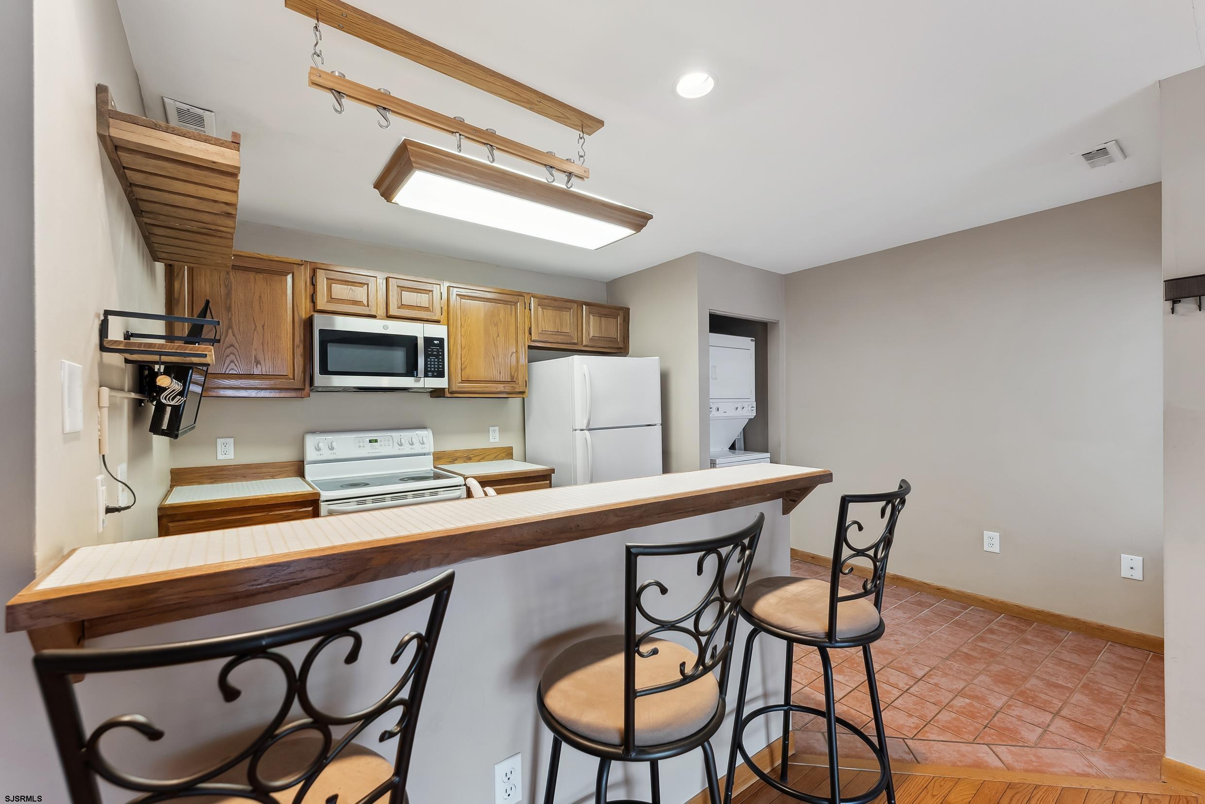16 Meadow Ridge Road, Unit 38 Smithville, NJ 08205 - Photo 4 of 19 Gallery Image 4