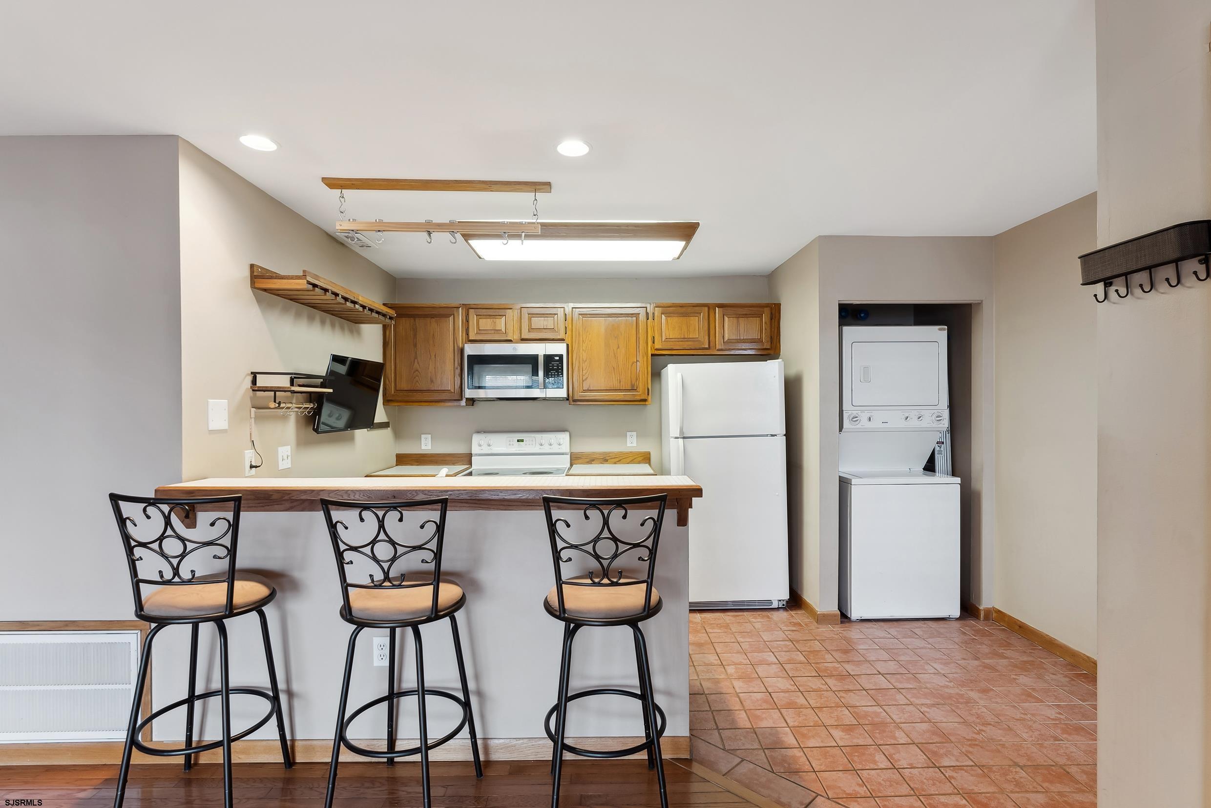 16 Meadow Ridge Road, Unit 38 Smithville, NJ 08205 - Photo 5 of 19 Gallery Image 5