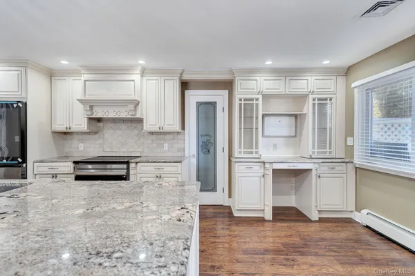 $1,579,000 | 20 Sagamore Way South, Jericho, NY 11753