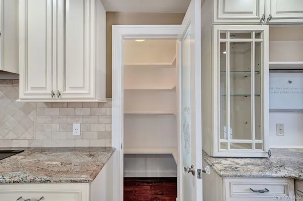 $1,579,000 | 20 Sagamore Way South, Jericho, NY 11753