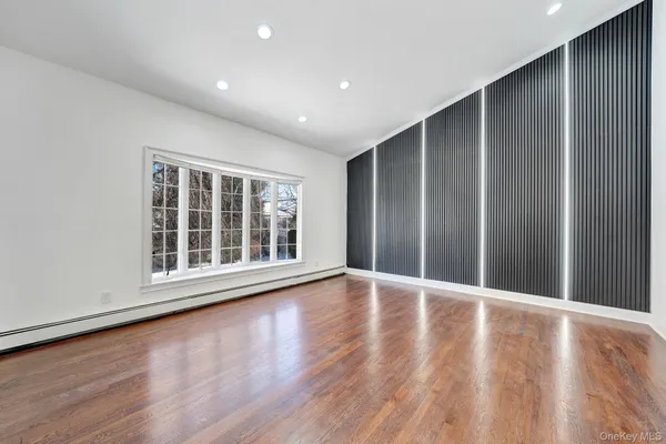 $1,579,000 | 20 Sagamore Way South, Jericho, NY 11753