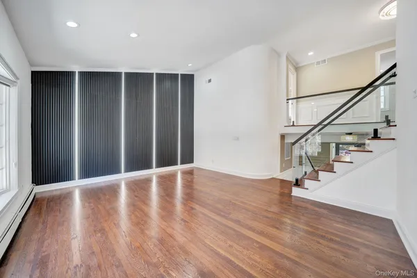 $1,579,000 | 20 Sagamore Way South, Jericho, NY 11753