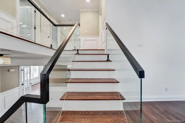 $1,579,000 | 20 Sagamore Way South, Jericho, NY 11753