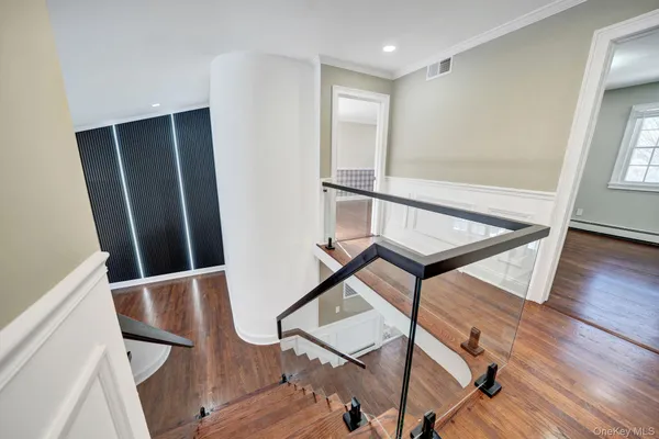 $1,579,000 | 20 Sagamore Way South, Jericho, NY 11753