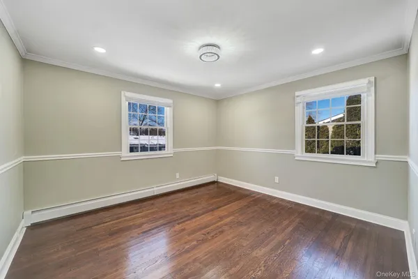 $1,579,000 | 20 Sagamore Way South, Jericho, NY 11753